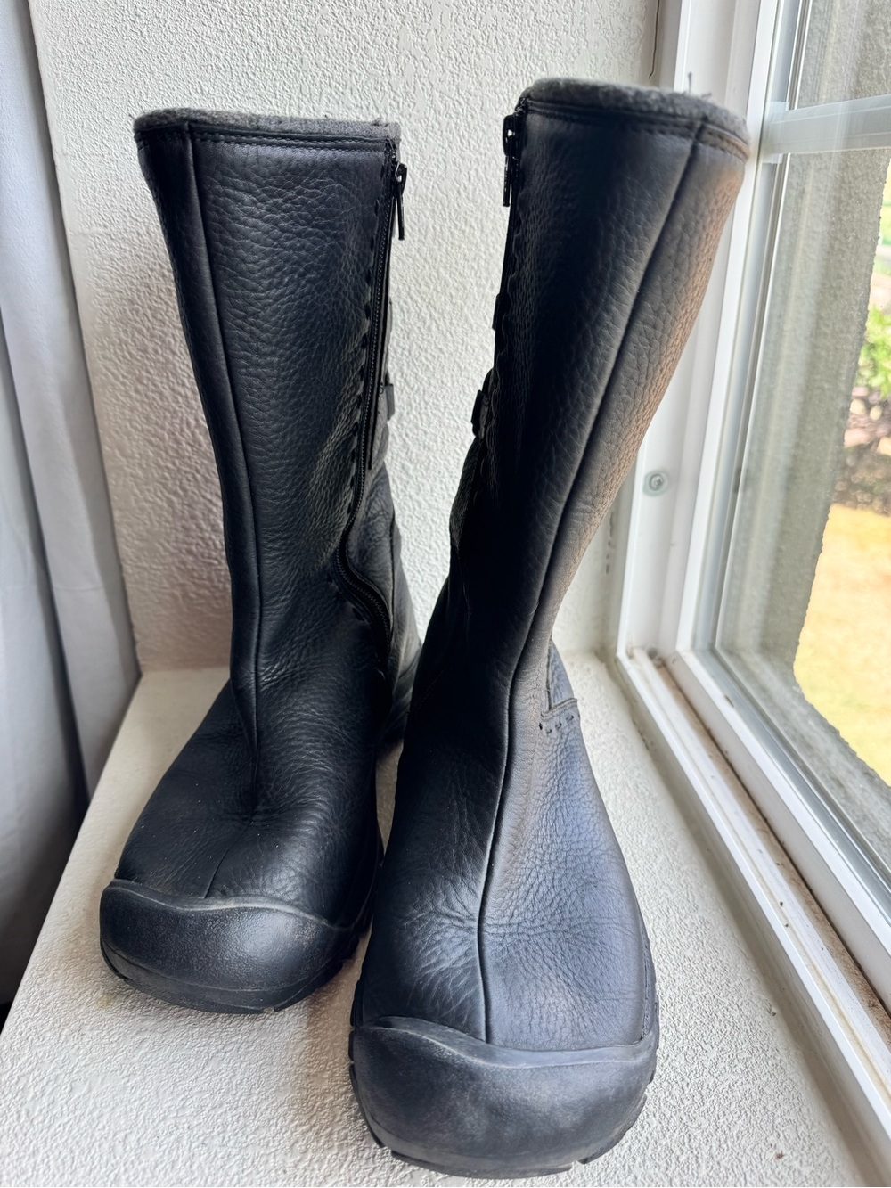 Keen Black Women's Tall Zip-Front Leather Boots weatherproof